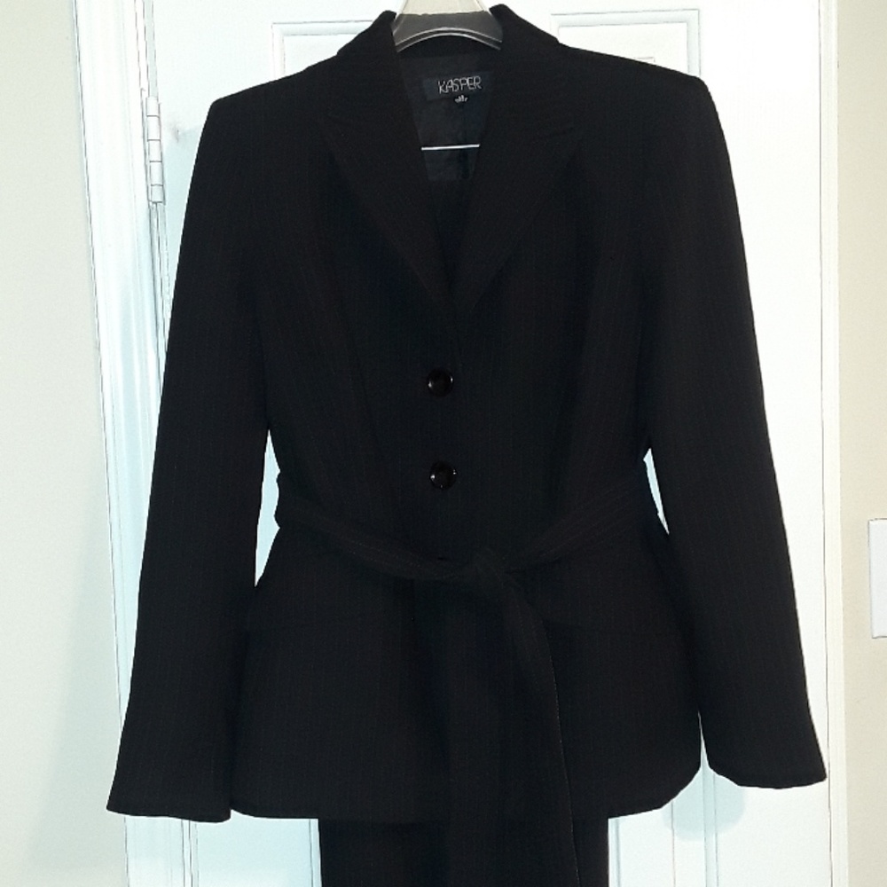 Kasper Business Suit